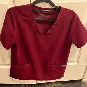 Figs Casma three pocket top- burgundy